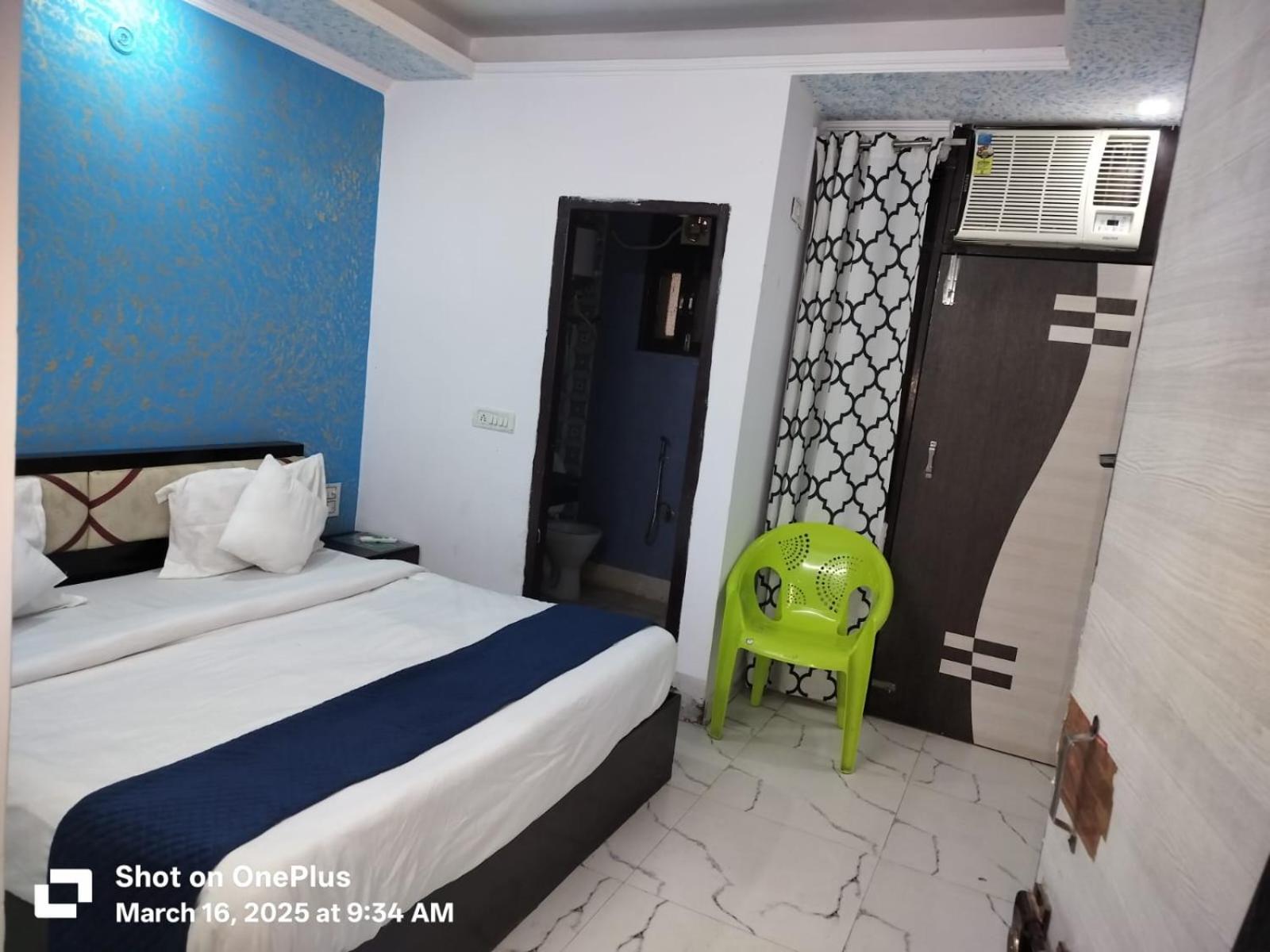 Hotel Downtown 3*